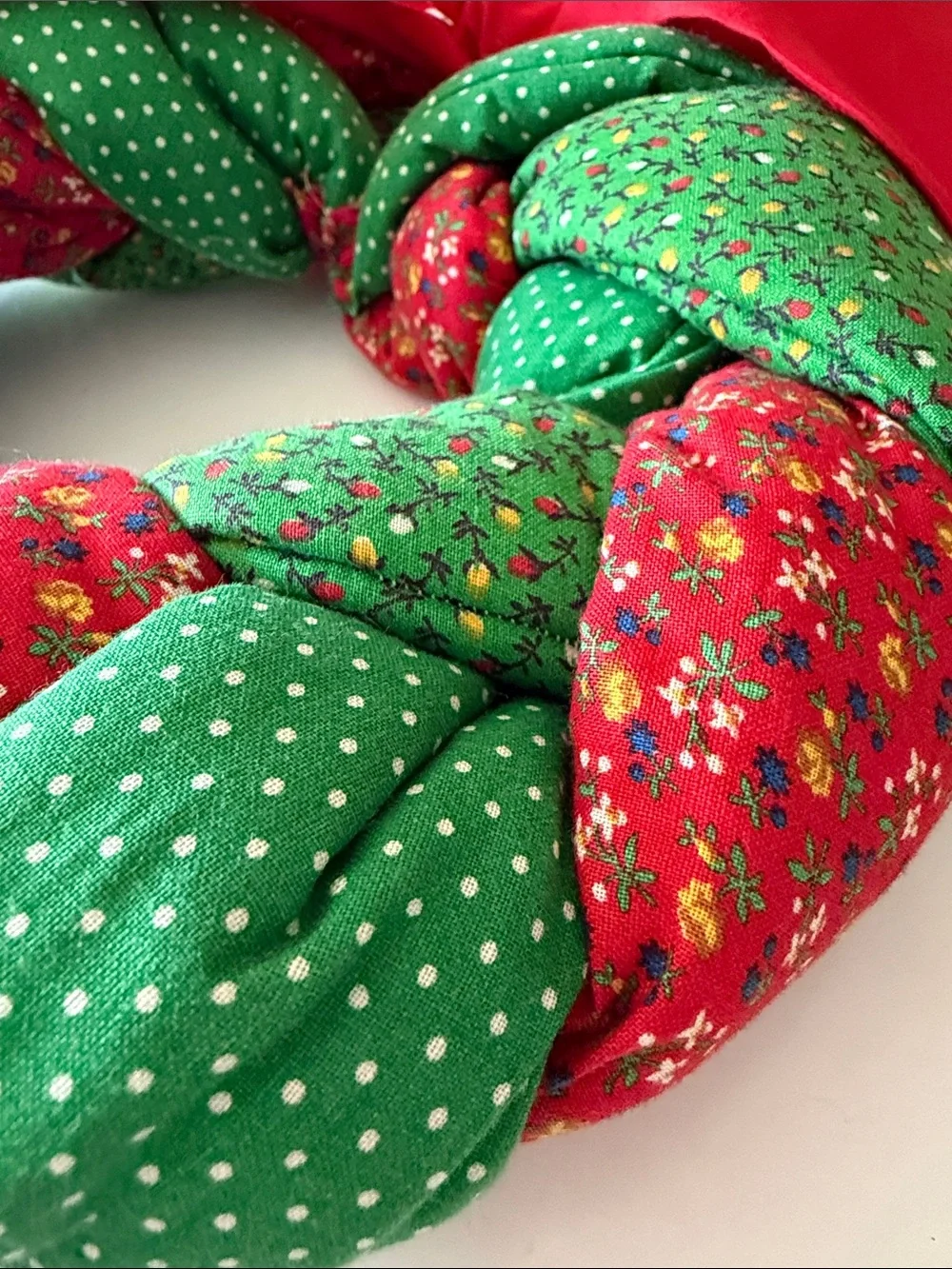 VTG Handmade Kitschy Quilted Red and Green Christmas Wreath Cottagecore